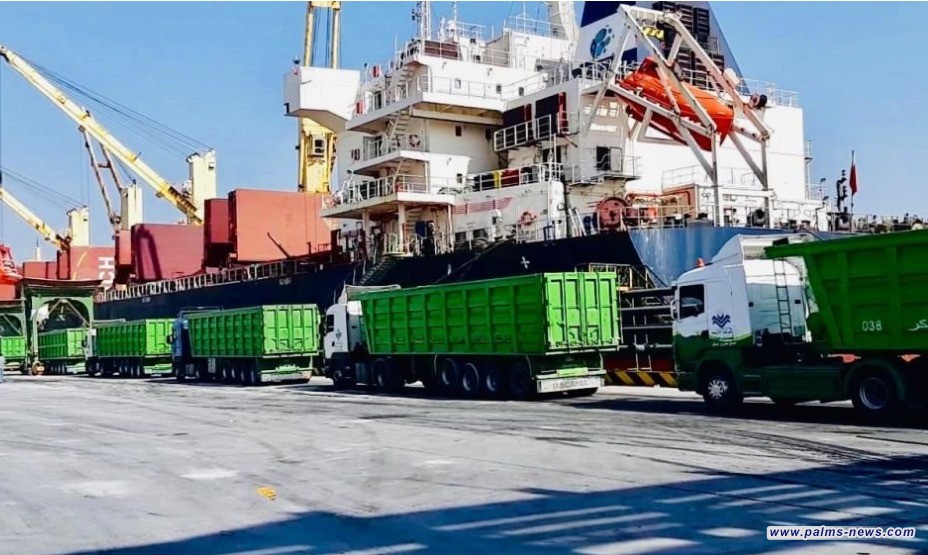 النقل تعلن وصول باخرة محمّلة بالمواد الغذائية إلى ميناء أم قصر